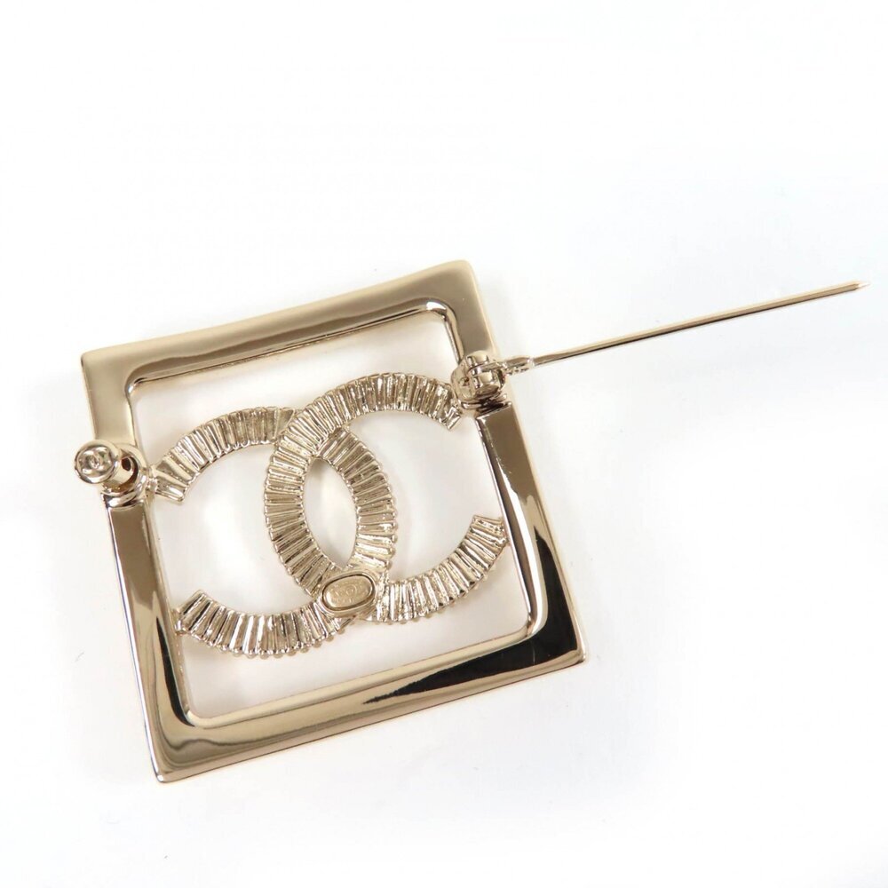 CHANEL Authentic Gold Logo Brooch - Picture 6 of 8